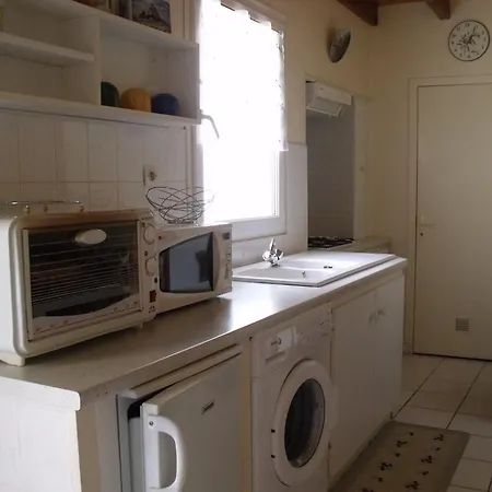 Du Plisseau Apartment *