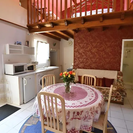 Du Plisseau Apartment Le Rigalet